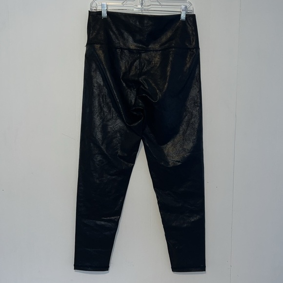 Offline By Aerie Black Shiny Women’s Leggings 1102 - Picture 2 of 5